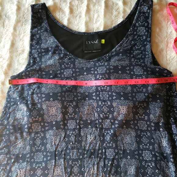 LYSSE tank with built in bra. - Picture 11 of 12